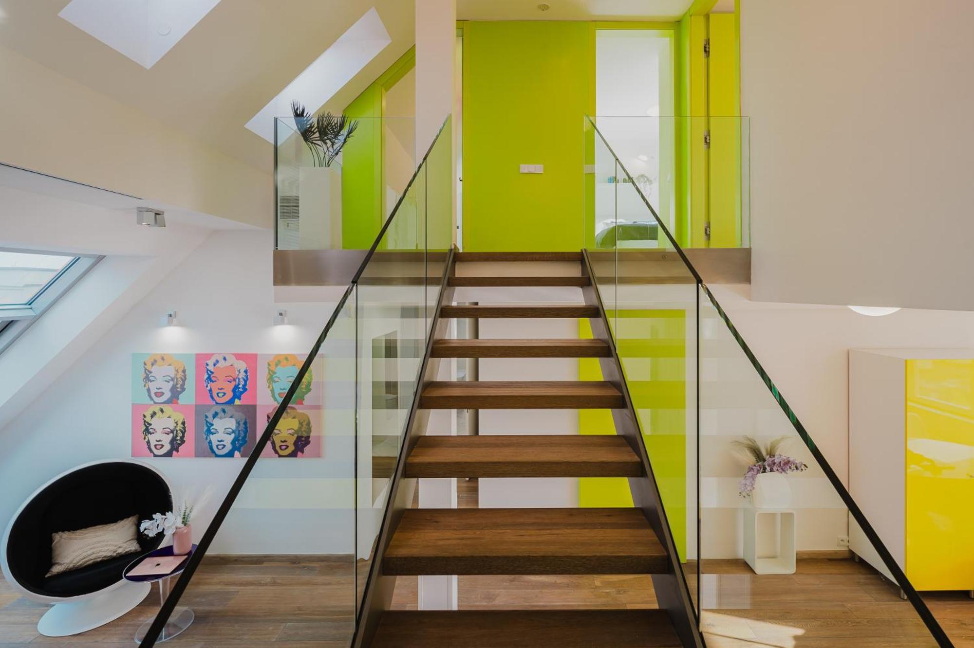 Days - 3bdr Attic Loft-style - Fireplace - Center Prague