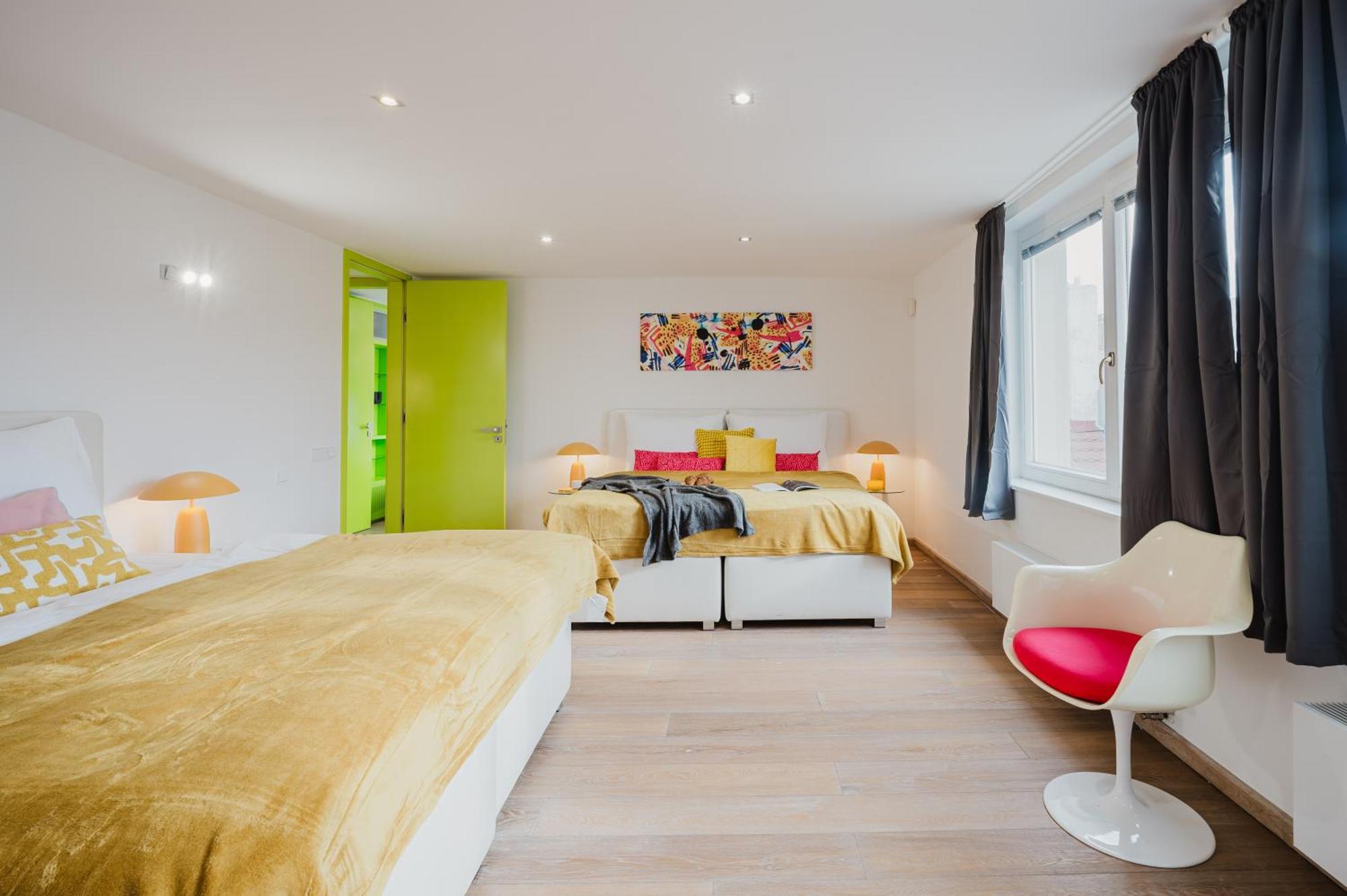 Days - 3bdr Attic Loft-style - Fireplace - Center Appartamento *