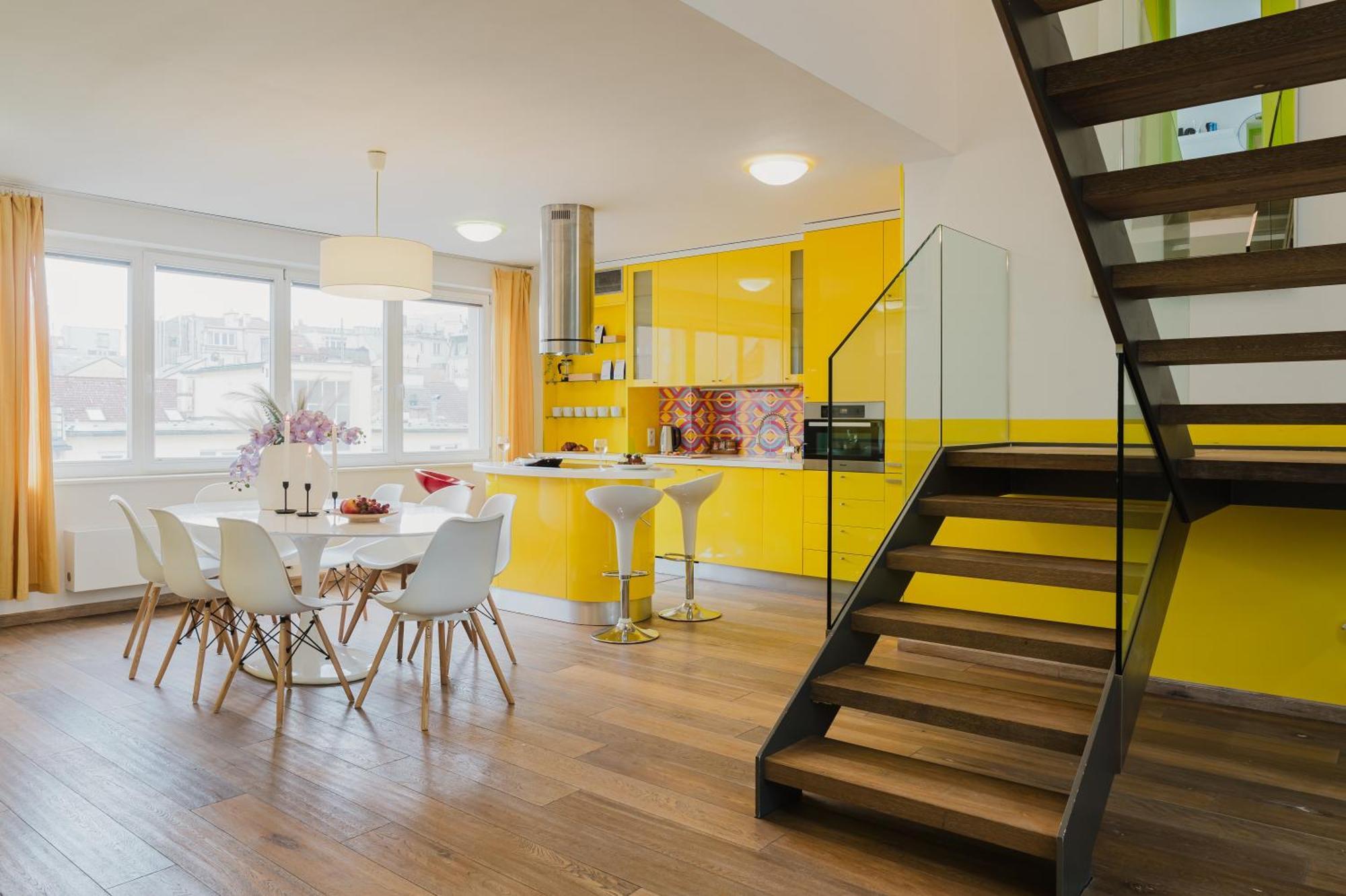 Days - 3bdr Attic Loft-style - Fireplace - Center Appartamento